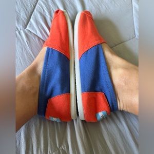 Orange and blue TOMS Flats size 9 in great worn condition